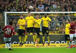 ضربه ایستگاهی بازیکن هانوفر|دورتموند 0 - 1 هانوفر / بوندسلیگا