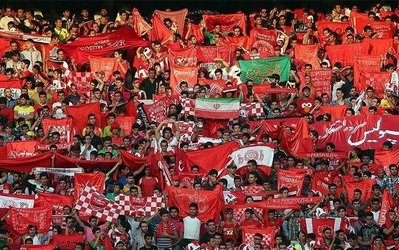 پرسپولیس باز هم دست نیاز به سوی هواداران دراز کرد/ پول بدهید تا از تیم امتیاز کسر نکنند!