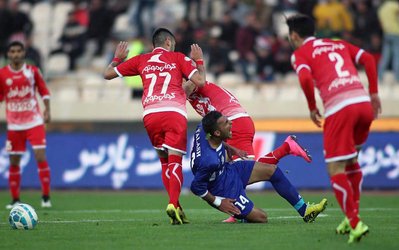 آغاز هفته هفدهم لیگ برتر فوتبال / اساتید نباختن به هم رسیدند