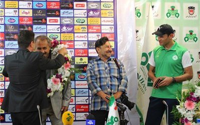 تقدیر باشگاه ذوب‌آهن از عکاسان جانباز اصفهان و اظهارنظر قلعه‌نویی درباره استقلالی شدن گل‌محمدی