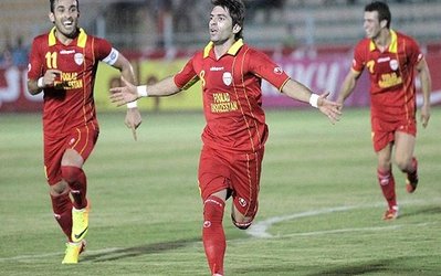 شریفات با فولاد یک ساله تمدید کرد