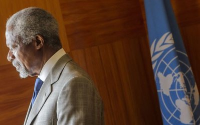 گزارشی از گزینه‌های سیاسی ریاست فیفا / هم کوفی عنان هست هم میت‌رامنی