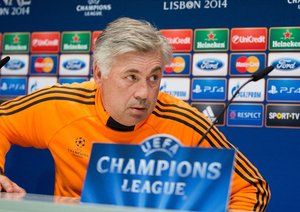 نشست مطبوعاتی سرمربی رئال پیش از فینال لیگ قهرمانان اروپا|کارلو آنجلوتی در کنفرانس مطبوعاتی پیش از دیدار تیمش برابر اتلتیکو مادرید در فینال لیگ قهرمانان اروپا با خبرنگاران دیدار می کند.