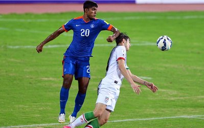 شوک به تیم ملی / مصدومیت شدید سردار آزمون در تمرین تیم ملی