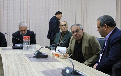 انتقاد سخت روشن از ژنرال: دوره قلعه‌نویی سال پیش به پایان رسیده بود / قلعه‌نویی فقط دروغ می‌گويد / او بايد فقط تا دربی سرمربی بماند