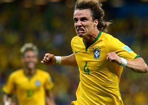 دیوید لوئیز|جشن دیوید لوئیز بعد از گلزنی مقابل تیم کلمبیا.