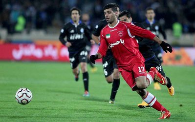 جام حذفی | نیمه اول: گلگهر 0 - پرسپولیس 0 /  تساوی در زمینی ناهموار / سیرجانیها 10 نفره شدند