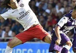 برخورد دو بازیکن در میانه میدان|تولوز 1 - 1 پاریس‌سن‌ژرمن/ لوشامپیونه