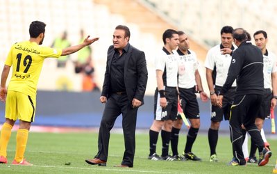 کاظمی: مقابل سپاهان هجومی بازی می‌کنیم