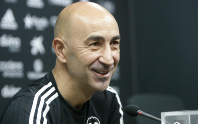 والنسیا پاکو آیستران را اخراج کرد