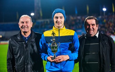 پاپاراتزی روز | سردار آزمون در جمع دخترهای شایسته روسی