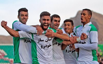 لیگ برتر | ذوب‌آهن ۲ - استقلال خوزستان ۱ / یحیی همچنان روی نوار پیروزی / شش برد در هفت بازی