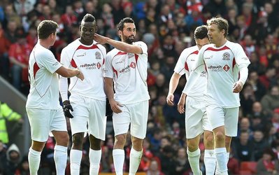 خیریه | یاران جرارد 2 - یاران کاراگر 2 / درخشش جرارد و گلزنی بالوتلی و دروگبا