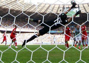 علی‌ رضا حقیقی‌ - مسی|لحظه باز شدن دروازه تیم ملی ایران توسط ستاره آرژانتین ، لئو مسی .