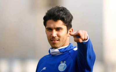 دروازه‌بان استقلال به تراکتورسازی پیوست