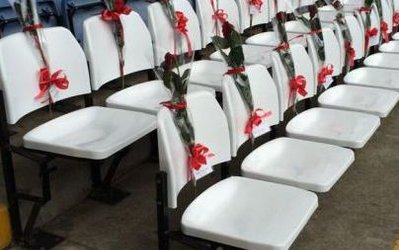 ادای احترام باشگاه شفیلد ونزدی به 96 قربانی فاجعه‌ ورزشگاه هیلز بورگ+ عکس