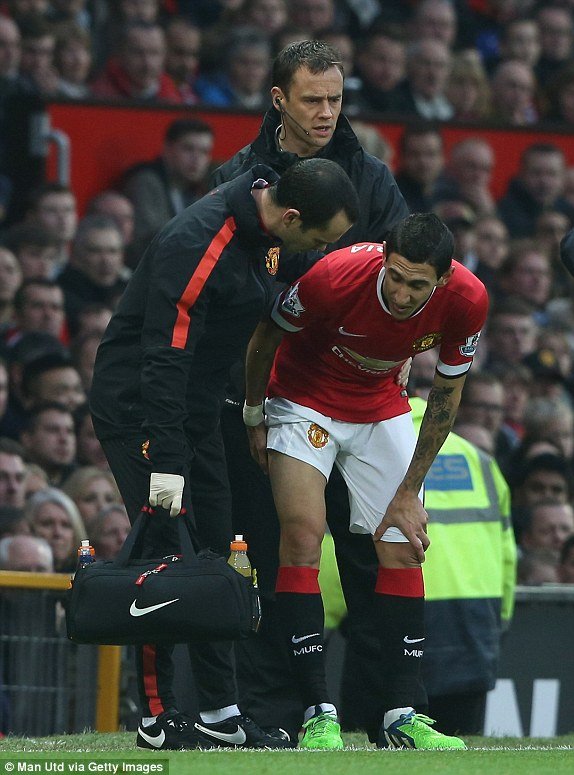 Angel di Maria of Manchester United Injury - 1393-09-08.JPG
