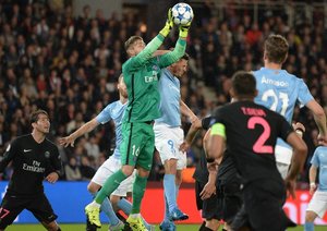 کوین تراپ|پاریس سن ژرمن 2 - 0 مالمو / لیگ قهرمانان