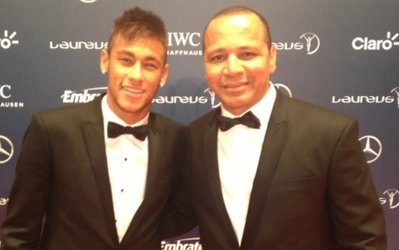 پدر نیمار با باشگاه بارسلونا مذاکره می‌کند