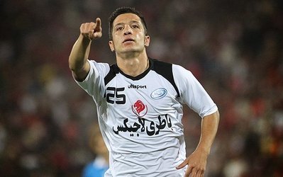 فلاح: بازی کردن در استقلال و پرسپولیس آرزوی هر بازیکنی است/ هنوز 70 درصد مطالباتم را دریافت نکرده‌ام