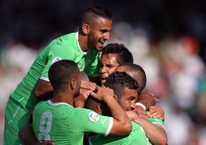 نَبیل گیلاس