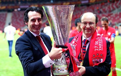 امری قراردادش را با سویا تمدید میکند