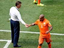 Are Milan right to let Manchester United target Nigel de Jong leave?