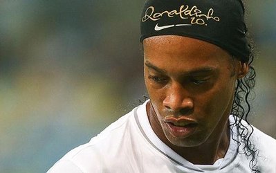 رونالدینیو خداحافظی از فوتبال را تکذیب کرد