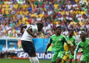 پل پوگبا|لحظه به ثمر رسیدن گل اول فرانسه توسط پوگبا.