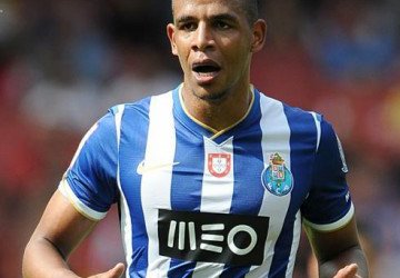 فرناندو به منچسترسیتی پیوست