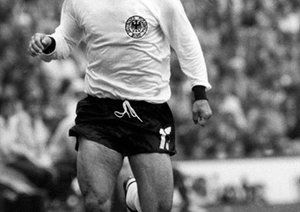 جام جهانی 1974|فینال جام جهانی 1974 آلمان، آلمان 2- هلند 1، گرد مولر گل دوم تیمش را به ثمر می رساند.