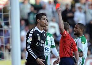 کارت قرمز رونالدو