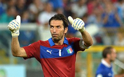 زانوی "جیان‎لوییجی بوفون" پیچید