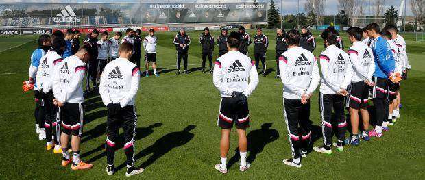 Minute of Silence (Real Madrid Training) (2015.03.25).jpg