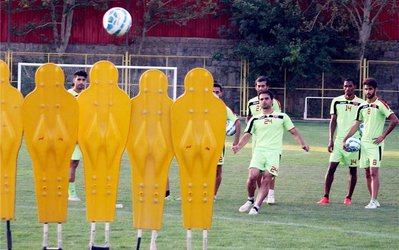 حاشیه‌های تمرین پرسپولیس | برگزاری تمرین در غیاب دستیاران برانکو