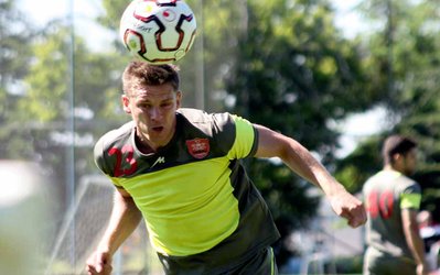 عکسی از بازگشت مدافع مصدوم پرسپولیس به تمرینات