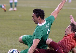 فابیو کوئنترائو|برخورد فابیو کنترائوبا بازیکن ایرلند بر سر نوپ.