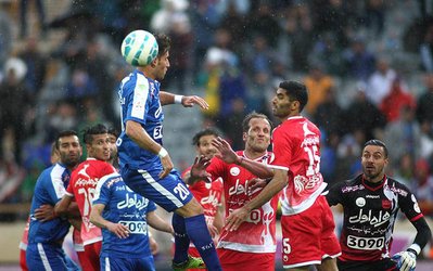 هشت نکته از هفته بیست و ششم لیگ برتر | از تصاحب عدد ۴ توسط پرسپولیسی‌ها تا فاصله یک قدمی راه‌آهن و استقلال اهواز به سقوط