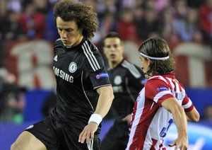 دیوید لوئیز - فیلیپ لوئیس|رقابت تنگاتنگ دیوید لوییز و فیلیپ لوییس بر سر مالکیت توپ