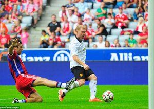 پل اسكولز|ستاره های بایرن مونیخ 3-3 ستاره های منچستر یونایتد / دیدار دوستانه