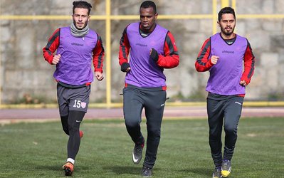 پاسخ مثبت تادئو به باشگاه پرسپولیس / پرونده ممدو تال بسته می‌شود