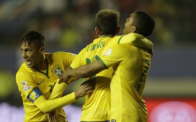 کوپا آمریکا 2015 | برزیل 2 - پرو 1 / نیمارِ نجات‌دهنده