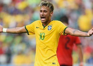 نیمار دا سیلوا|عکس العمل مهاجم تیم فوتبال برزیل ، نیمار در بازی مقابل مکزیک .