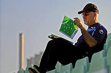 کفاشیان مرتکب اشتباه بزرگ نشود/ رئیس در دو راهی تصمیم برای وینگادا