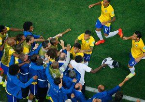 نیمار دا سیلوا - برزیل|جشن نیمار بعد از باز کردن قفل دروازه تیم ملی کرواسی .