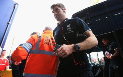 گزارش تصویری | رکوردداران تعداد بازی در لیگ برتر جزیره / 11 بازیکن بالاتر از استیوی