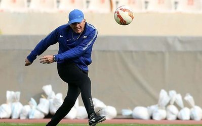 انتقاد سایت‌های محافظه‌کار از سرمربی تیم ملی / کی‌روش به همه توهین می‌کند و ما ساکتیم