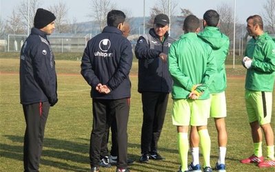 بازیکنان تیم ملی فیلم بازی شیلی را تماشا کردند