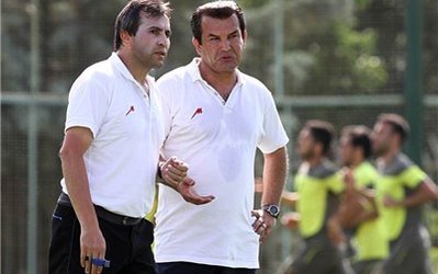 لطیفی: تهییج بازیکنان از کنار زمین، خون آنها را به جوش می‌آورد