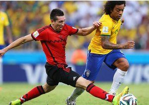 مارسلو ویرا دا|درگیری میان مارسلو از برزیل وهکتور هررا از مکزیک در میانه زمین .